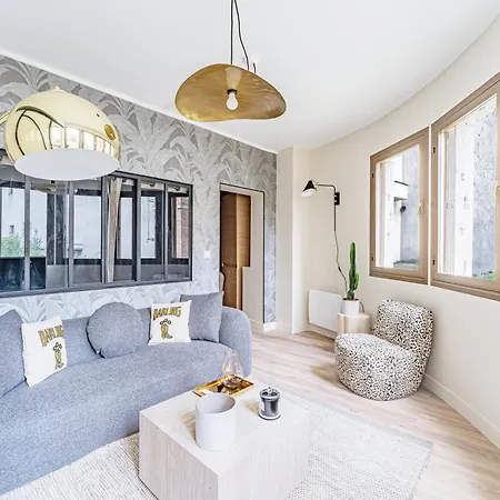 Modern Family With 3 Bedrooms And 2 Bathrooms For 6 People