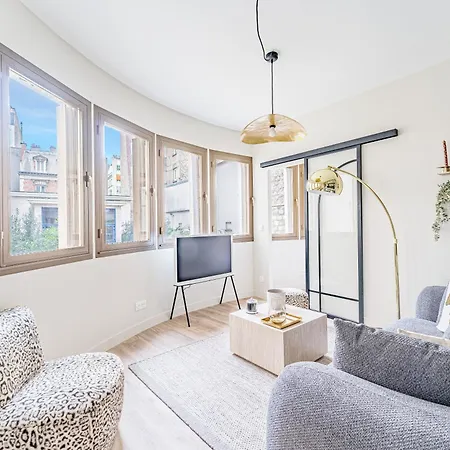 Modern Family With 3 Bedrooms And 2 Bathrooms For 6 People Appartamento Parigi