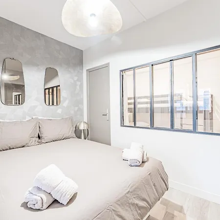 Modern Family With 3 Bedrooms And 2 Bathrooms For 6 People * Parigi